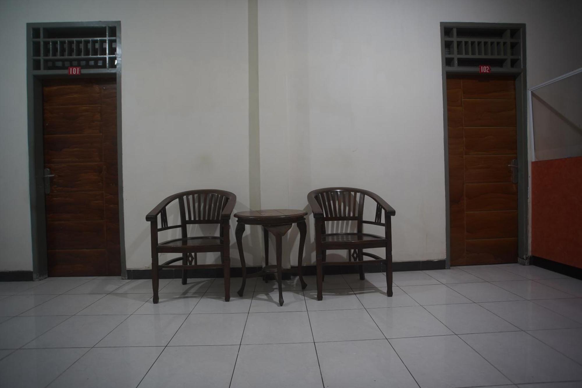 Hotel Oyo 92098 Kost Orange Syariah à Makassar Extérieur photo