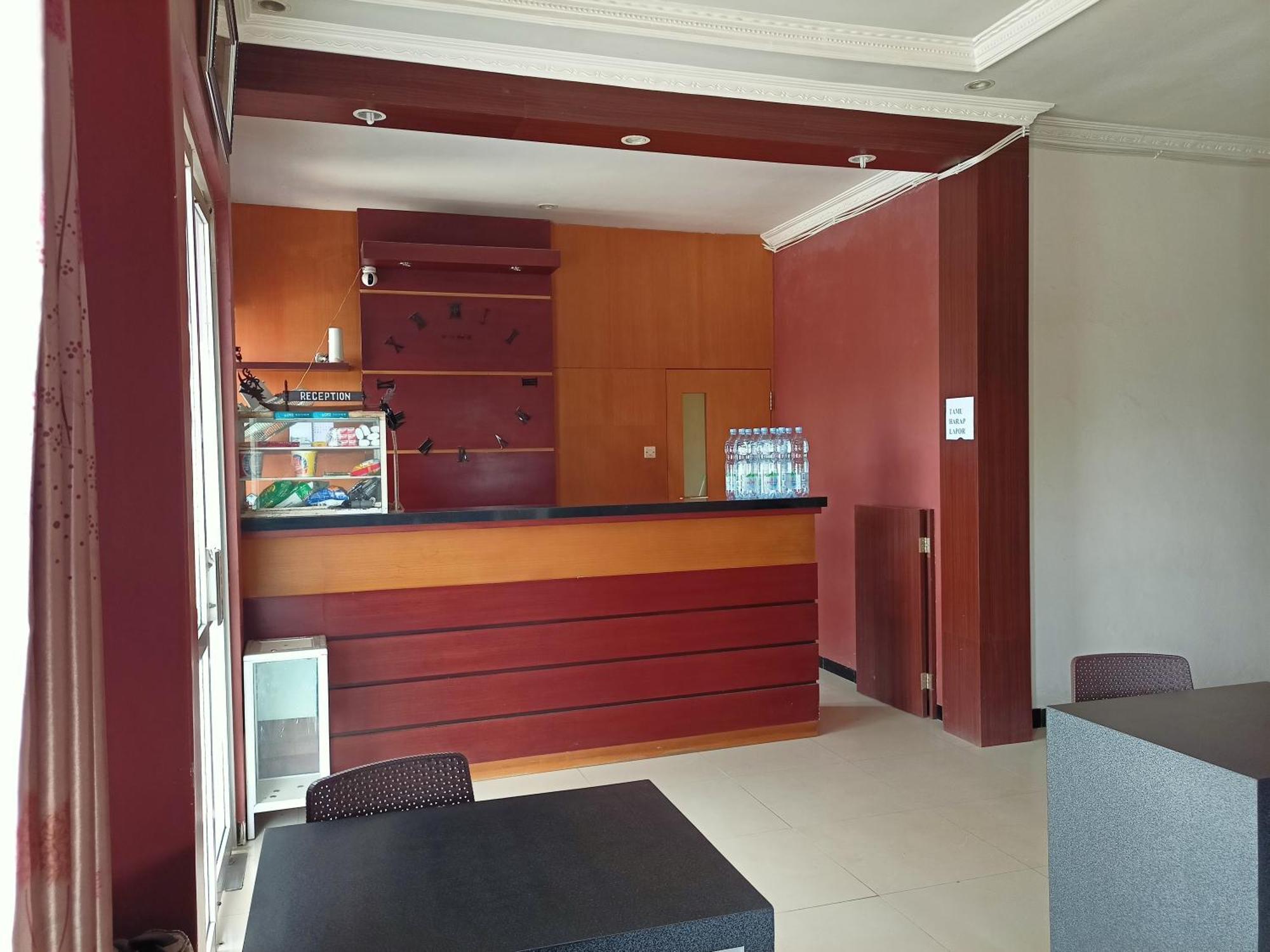 Hotel Oyo 92098 Kost Orange Syariah à Makassar Extérieur photo