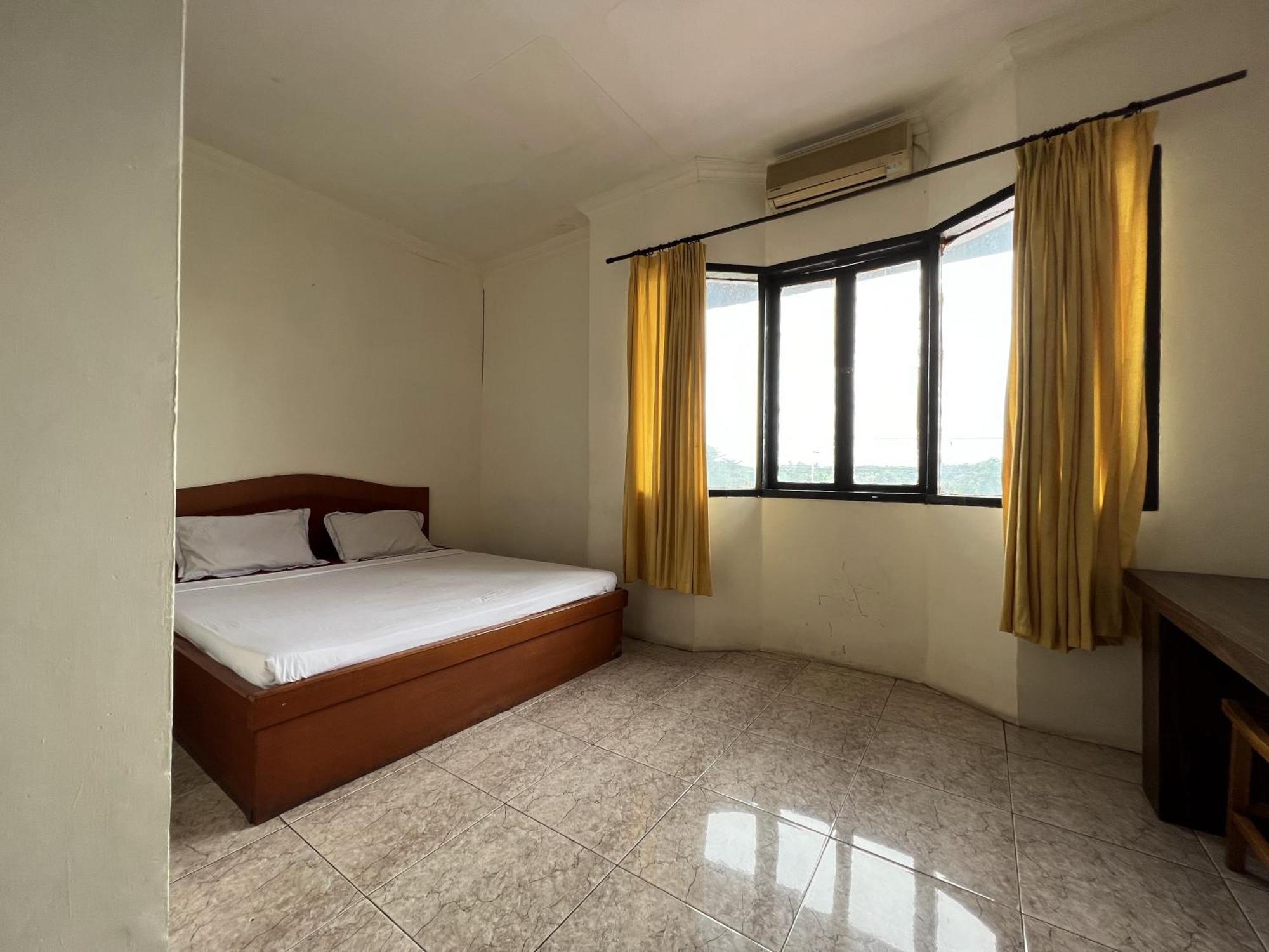 Hotel Oyo 92098 Kost Orange Syariah à Makassar Extérieur photo